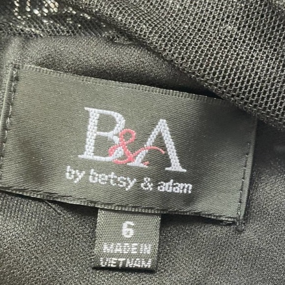 Betsy & Adam Women's Formal Dress Size 6 Black & Silver Metallic Knit Long Gown - Picture 9 of 10